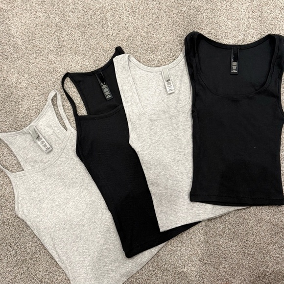 SET OF FOUR Skims Cotton Rib Camisole Crop and Cotton Rib Tank Crop Sz XXS NWOT - Picture 2 of 2